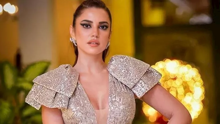 جمعت بين الأناقة والجاذبية.. درة بإطلالة أنيقة