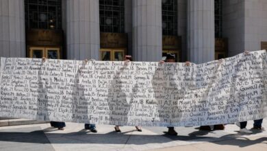 حكم تاريخي.. تصميم منصات ميتا وغوغل خطر على القصّر