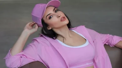 سارة بركة تخطف الأنظار بإطلالة كاجوال جريئة- كيف نسقتها؟