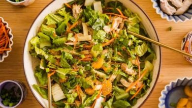 سلطة آسيوية بصلصة زبدة الفول السوداني