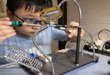 شغف الطيران يقود طفلا صينيا لتجربة تصميم محرك طائرة في المنزل