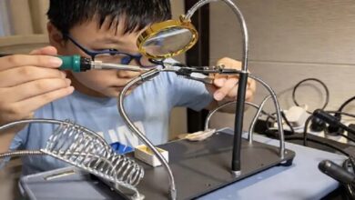 شغف الطيران يقود طفلا صينيا لتجربة تصميم محرك طائرة في المنزل