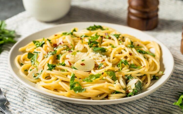 طريقة عمل باستا بصوص الزبدة والثوم - وصفات طبخ