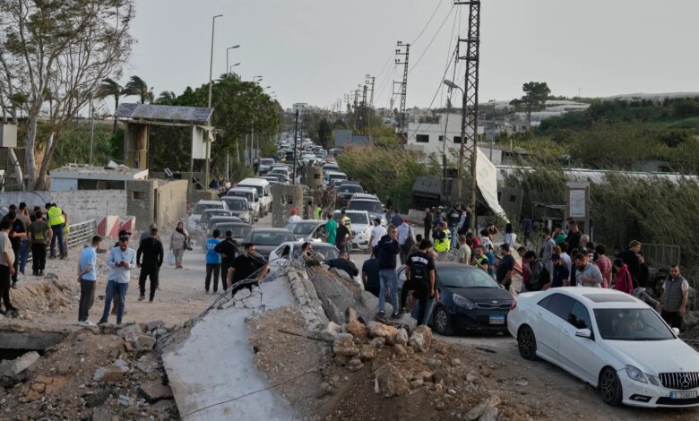 عائلات لبنانية نازحة تعود إلى ديارها رغم الهجمات الإسرائيلية | إسرائيل تهاجم لبنان نيوز