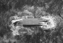 فقد 6 من أفراد الطاقم بعد العثور على سفينة ترفع العلم الأمريكي مقلوبة في المحيط الهادئ في أعقاب إعصار قوي