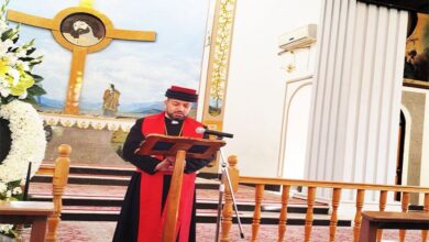 كبير اساقفة الارمن: الشهيد آية الله الخامنئي بث روح الامل لغير المسلمين