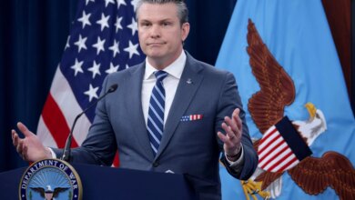 كين يحذر: "سنستخدم القوة" إذا لم تمتثل إيران للحصار على مضيق هرمز