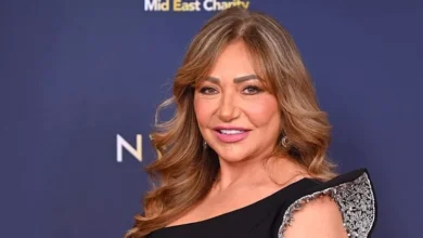 ليلى علوي بإطلالة كاجوال أنيقة- كيف ظهرت؟