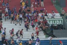 مباراة تتحوّل إلى ساحة حرب... إصابات واعتقالات بالجملة في باراغواي وهذه التفاصيل