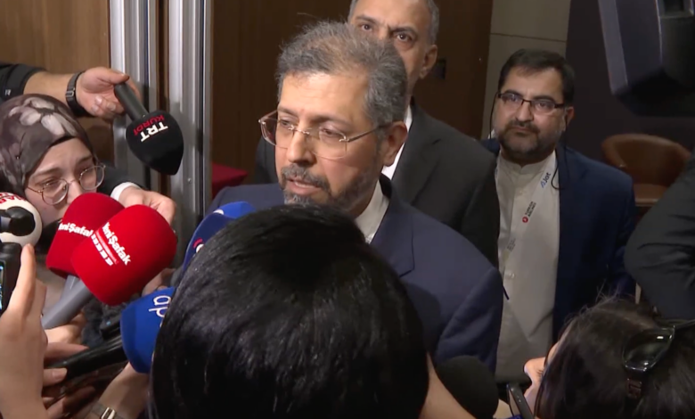 نائب وزير الخارجية الإيراني يقول إنه لا يوجد موعد لمزيد من المحادثات الأمريكية حتى يتم الاتفاق على "إطار" | الحرب الأمريكية الإسرائيلية على أخبار إيران