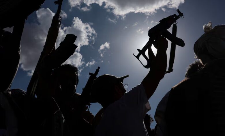 وسط التركيز على مضيق هرمز، يحذر الخبراء من الحوثيين في اليمن والبحر الأحمر