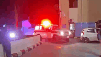 وصول جثمان الشهيدة امال خليل الى المستشفى