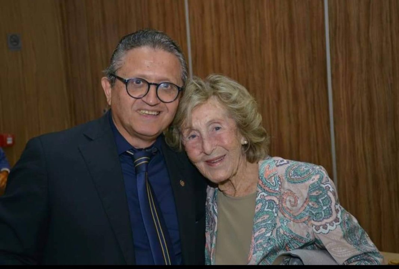 عاجل | وفاة الفنانة ليلى الجزائرية عن عمر ناهز 97 عامًا - صورة مميزة صورة مميزة: عاجل | وفاة الفنانة ليلى الجزائرية عن عمر ناهز 97 عامًا
