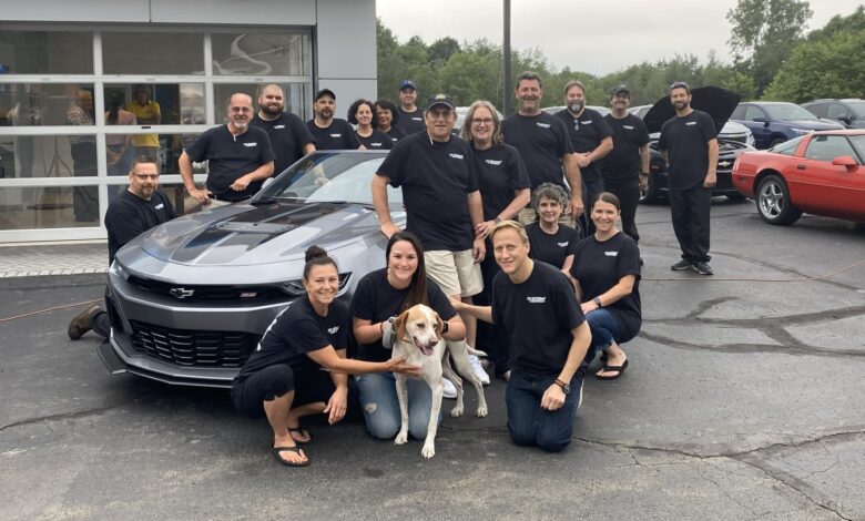 وكلاء السيارات المحليون ينموون ويموتون وسط صعود تجار التجزئة الكبار للسيارات