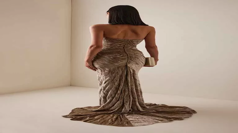 دينا الشربيني بفستان سعره 270 ألف جنيه
