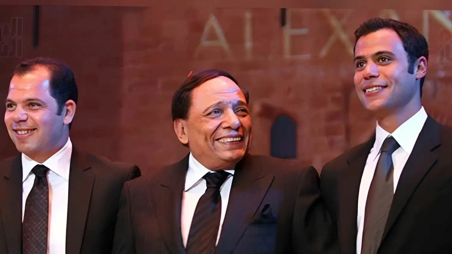 رامي إمام يحسم لـ عكاظ  حقيقة الخلاف حول  الزعيم    ويعلن العودة