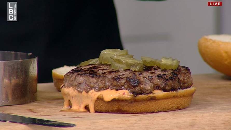 نكهات شهية وسريعة  8230  جرّبوا هامبرغر الشيف حنا طويل  فيديو