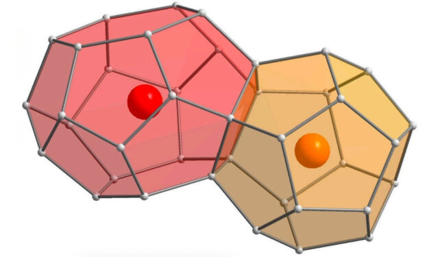 أول انفجار نووي في العالم شكل بلورة   8220 مستحيلة  8221   ScienceAlert