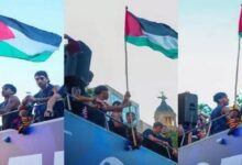 إشادة واسعة بقيام لامين يامال برفع العلم الفلسطيني.. غضب في إسرائيل وانتقادات لمحمد صلاح