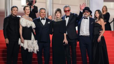اليوم الثامن من مهرجان كان السينمائي 2026: دموع نيكولاس ويندينغ ريفن وبريق النجمات في ليلة استثنائية