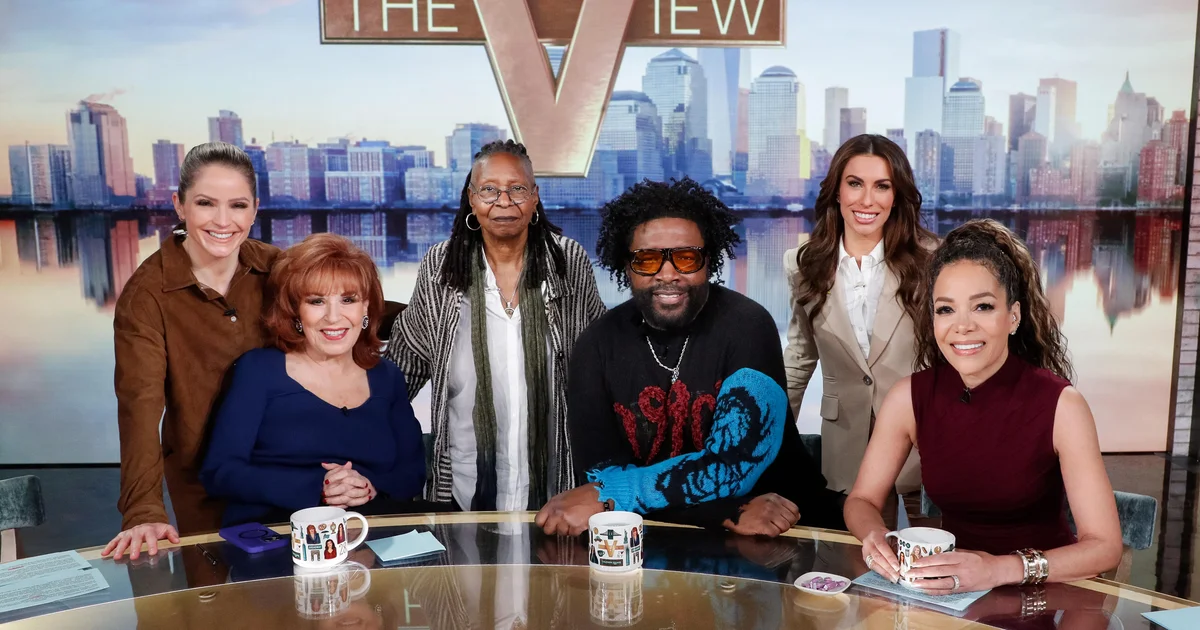 عاجل | تتهم ABC لجنة الاتصالات الفيدرالية بانتهاك حقوق التعديل الأول الخاصة بها بسبب تدقيقها في “The View” - صورة مميزة صورة مميزة: عاجل | تتهم ABC لجنة الاتصالات الفيدرالية بانتهاك حقوق التعديل الأول الخاصة بها بسبب تدقيقها في “The View”