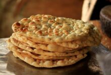 خبز التميس المنزلي بالسمسم