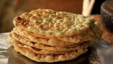 خبز التميس المنزلي بالسمسم