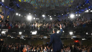ستيفن كولبير يوقع على "The Late Show" للمرة الأخيرة: "كنا محظوظين بما فيه الكفاية لوجودنا هنا طوال الـ 11 عامًا الماضية"