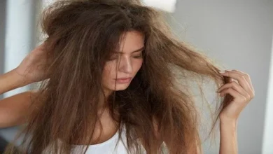 عاجل | دراسة: راحة الشعر بعد مكواة التمليس تقلل التقصف