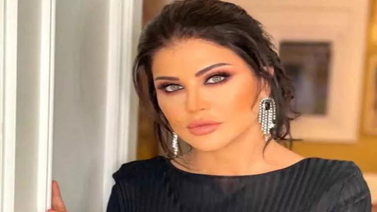 فستان أبيض جريء.. جومانا مراد بإطلالة لافتة