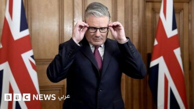 كير ستارمر: لماذا يكافح كير ستارمر للبقاء رئيساً لوزراء بريطانيا؟