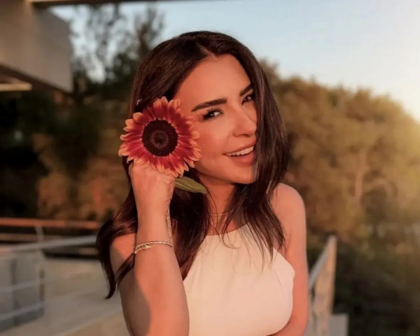 عاجل | ماغي بوغصن تبدأ بروفات مسرحيتها الجديدة في الكويت - صورة مميزة صورة مميزة: عاجل | ماغي بوغصن تبدأ بروفات مسرحيتها الجديدة في الكويت