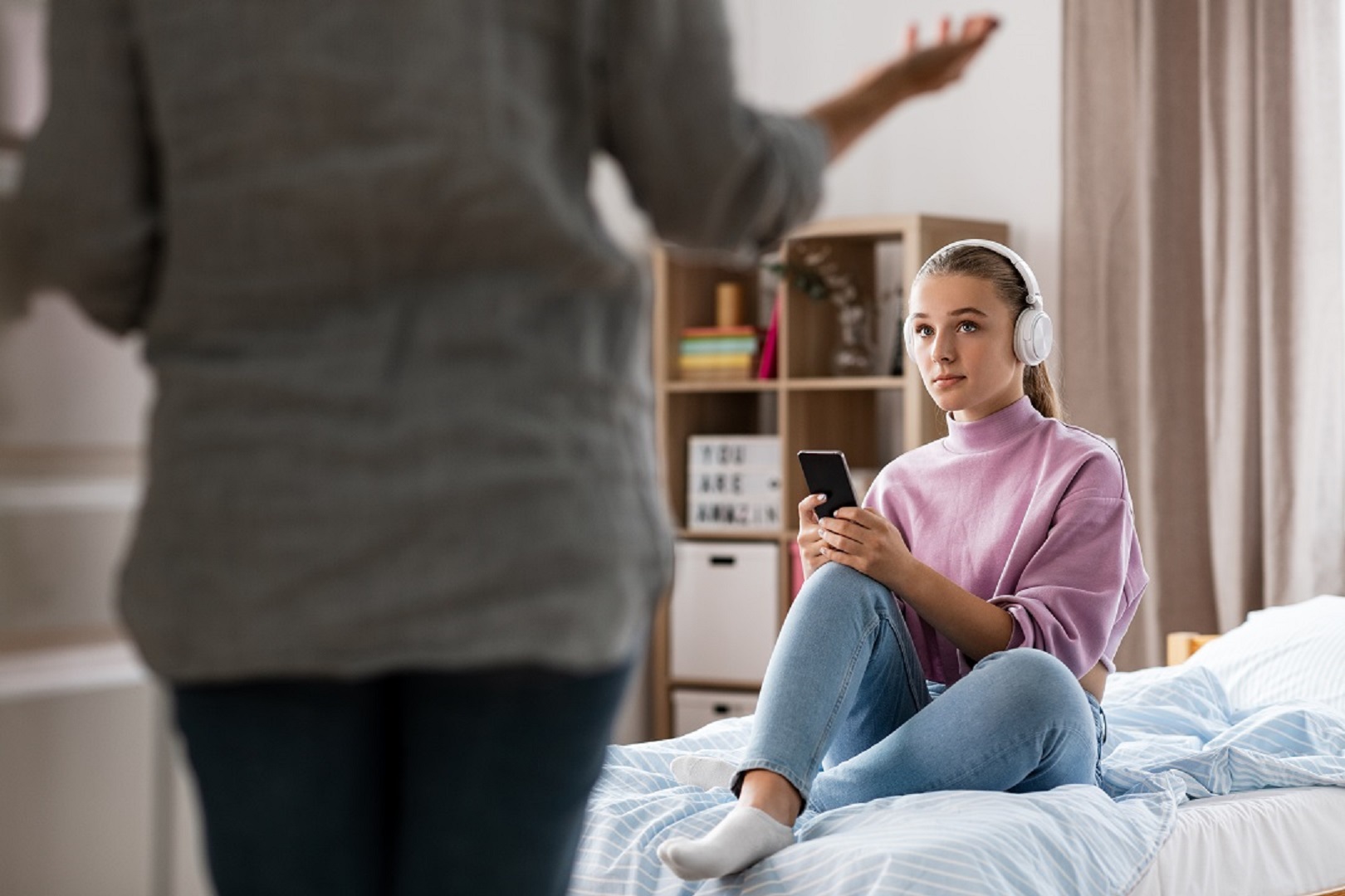 أسرار التعامل مع المراهقين إليكِ كيف تحتوينهم في أصعب مرحلة؟