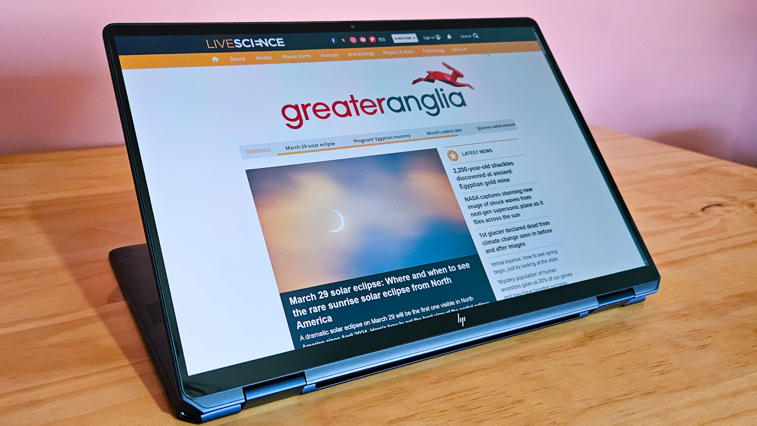 HP OmniBook Ultra Flip 14 2024 review A breathtaking OLED