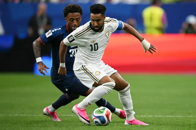 العقم الهجومي وغياب الحلول يطيحان بأحلام المنتخب السعودي من المونديال