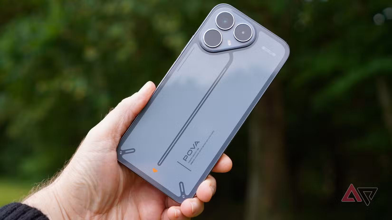 لقد قمت بتجربة هاتف Tecno الجديد بأضوائه الوامضة، ولم يكن