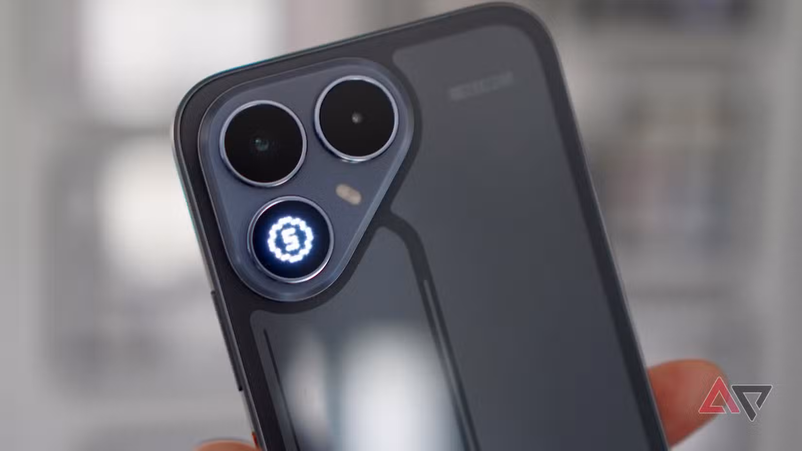 لقد قمت بتجربة هاتف Tecno الجديد بأضوائه الوامضة، ولم يكن