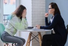 أسرار التعامل مع المراهقين.. إليكِ كيف تحتوينهم في أصعب مرحلة؟