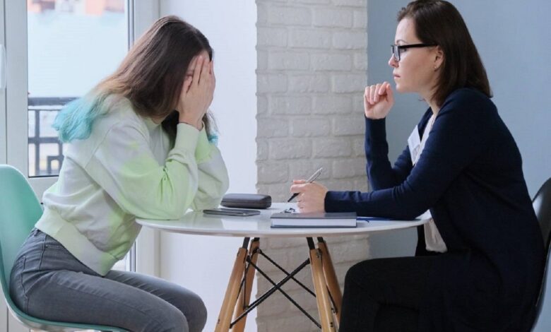 أسرار التعامل مع المراهقين.. إليكِ كيف تحتوينهم في أصعب مرحلة؟