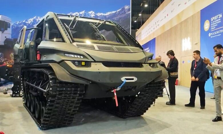 الكشف عن المركبة الروسية المجنزرة "Visuva T8" في منتدى بطرسبورغ الاقتصادي الدولي