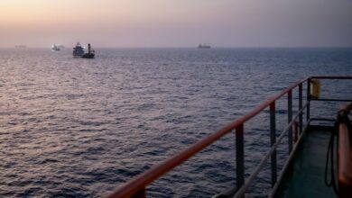 الولايات المتحدة تضرب مواقع الصواريخ والطائرات بدون طيار والرادار الإيرانية