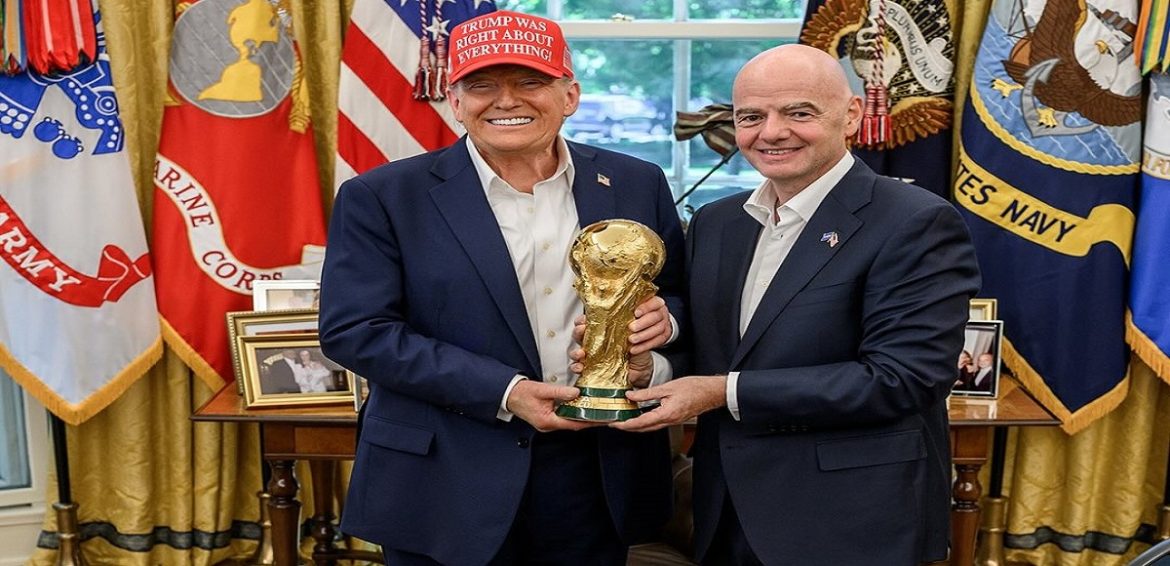 عاجل | بسبب خلافاته مع العديد من الدول.. تسليم ترامب لكأس العالم قد يتحول إلى موقف محرج - صورة مميزة صورة مميزة: عاجل | بسبب خلافاته مع العديد من الدول.. تسليم ترامب لكأس العالم قد يتحول إلى موقف محرج
