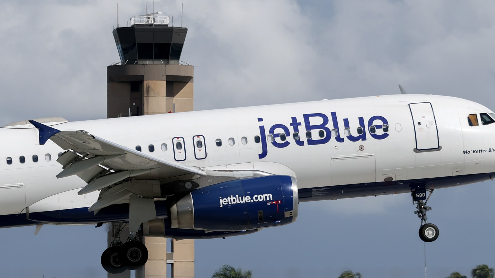 صورة مميزة: عاجل | تعمل شركة JetBlue على تقليل بصمة Newark و LaGuardia أثناء توسعها في فلوريدا