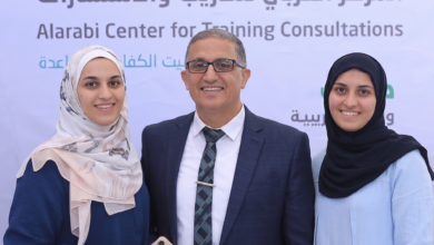 رحل ليلحق بـ"أقماره السبعة".. منصات التواصل تنعى الطبيب الصابر جمال نعيم | أخبار