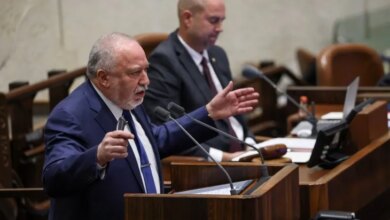 عاجل | الكشف عن اتصالات سرية لليبرمان لتشكيل تحالف سياسي جديد يخوض الانتخابات