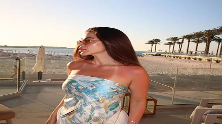 عاجل | بإطلالة صيفية ناعمة.. يارا السكري تتألق بلوك لافت