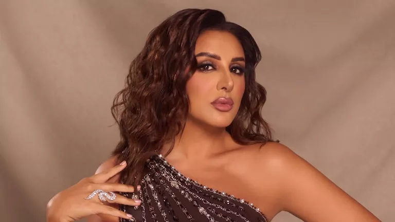 عاجل | جمعت بين الجرأة والأناقة.. أنغام تتألق بإطلالة ساخرة