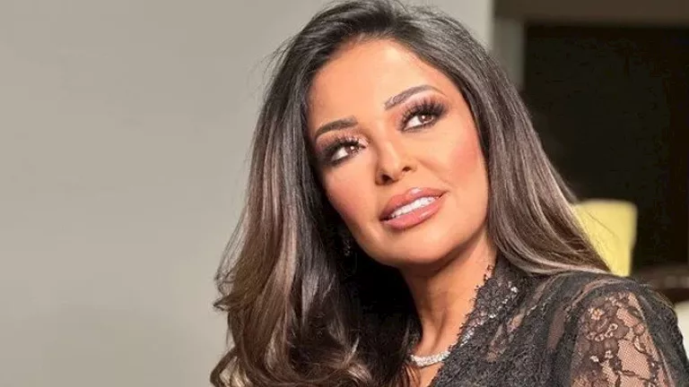 عاجل | لحظات عائلية دافئة.. داليا البحيري تحتفل بتخرج ابنتها بإطلالة ناعمة وأ