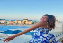 نجمات يخطفن الأنظار على البحر بإطلالات جريئة