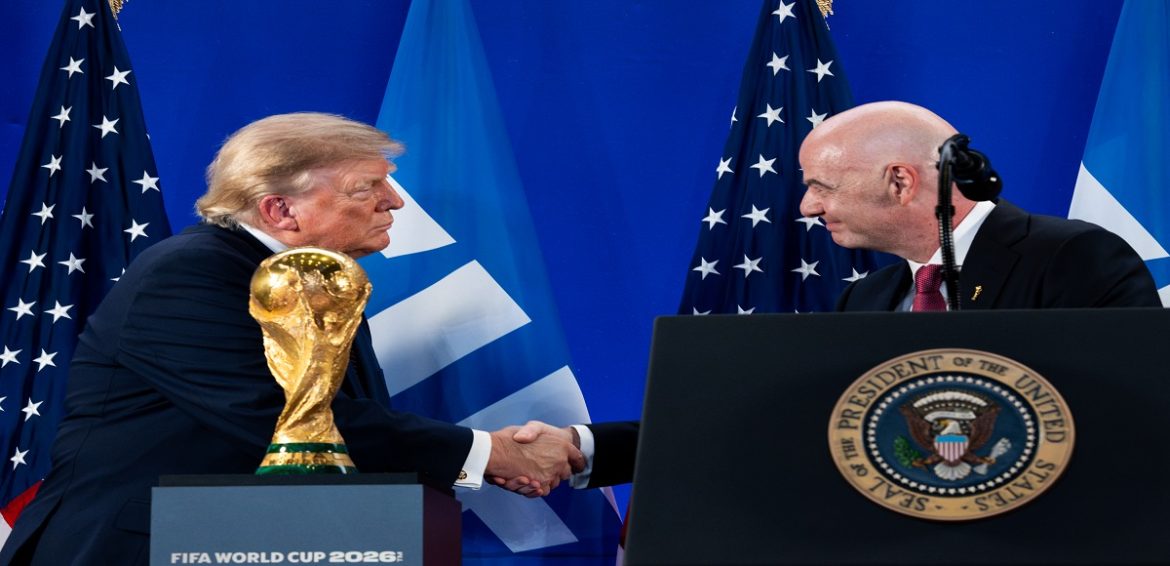 عاجل | أزمة غير مسبوقة داخل «فيفا».. هل يتم الإطاحة بجياني إنفانتينو رغم دعم ترامب؟ - صورة مميزة صورة مميزة: عاجل | أزمة غير مسبوقة داخل «فيفا».. هل يتم الإطاحة بجياني إنفانتينو رغم دعم ترامب؟